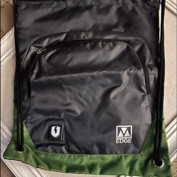M Edge Tech Sackpack with Rechargeable portable phone battery NWT BLACK/ Blue - Picture 4 of 8